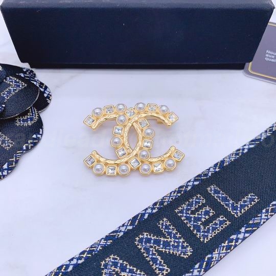 Chanel Brooch 211